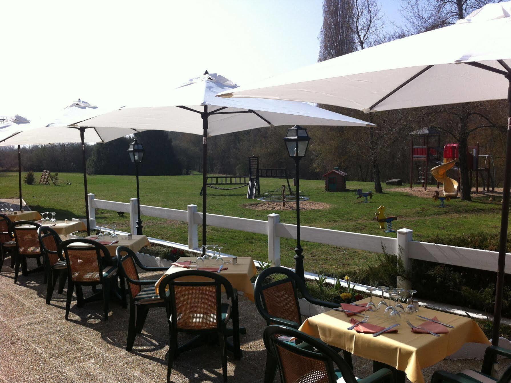 Hotel Restaurant Le Relais De Pouilly Екстериор снимка