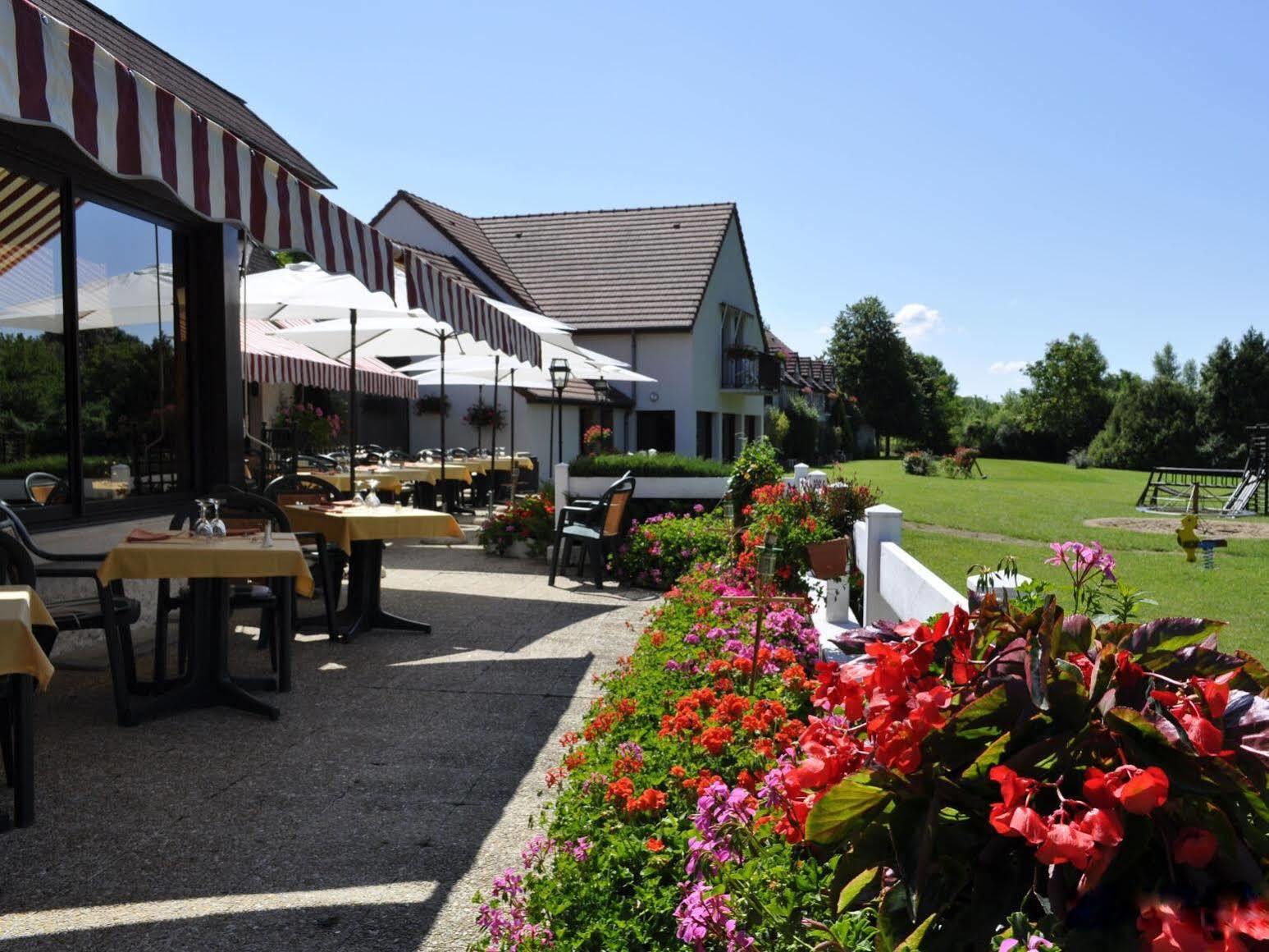 Hotel Restaurant Le Relais De Pouilly Екстериор снимка